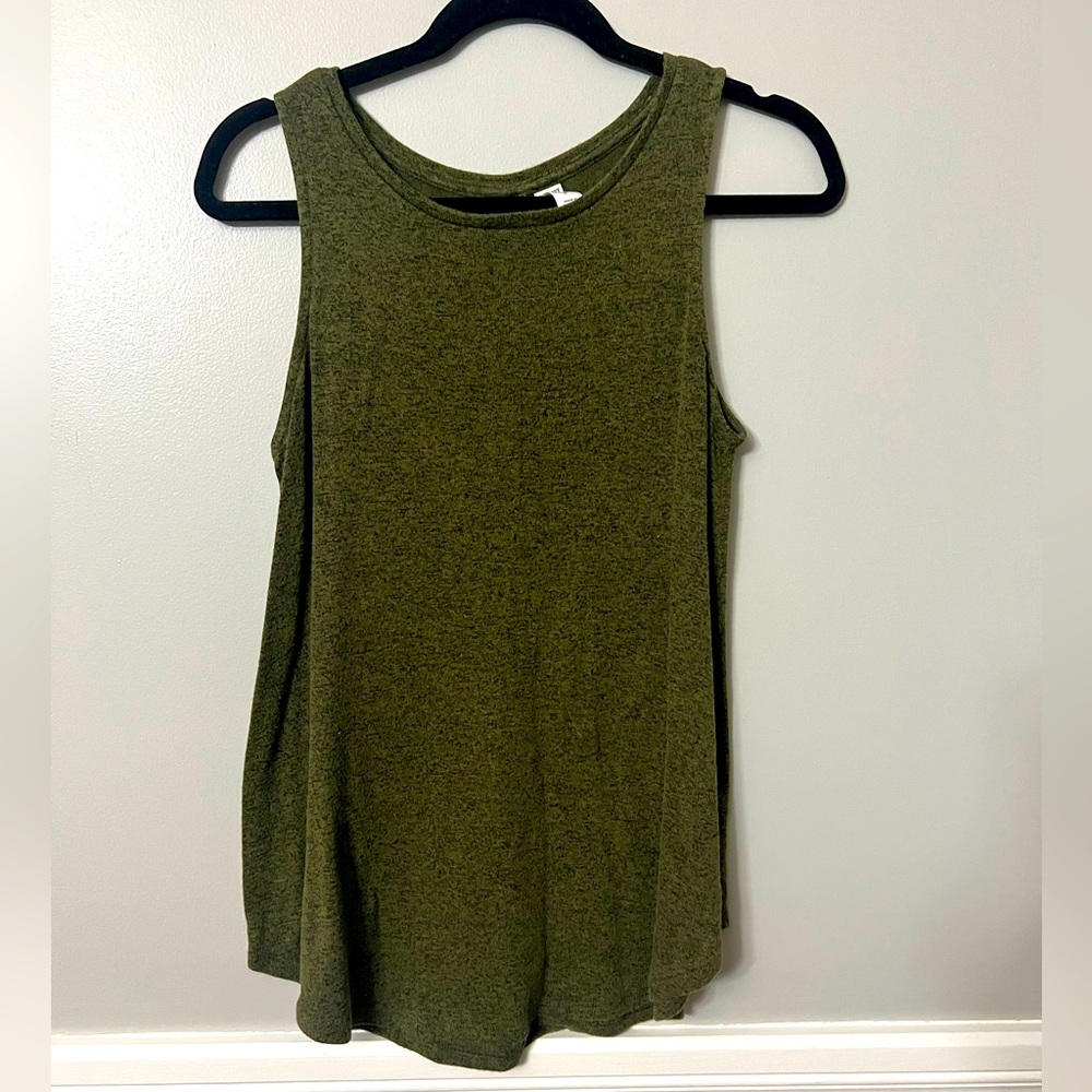 Old Navy oversized textured tank top. Size small.